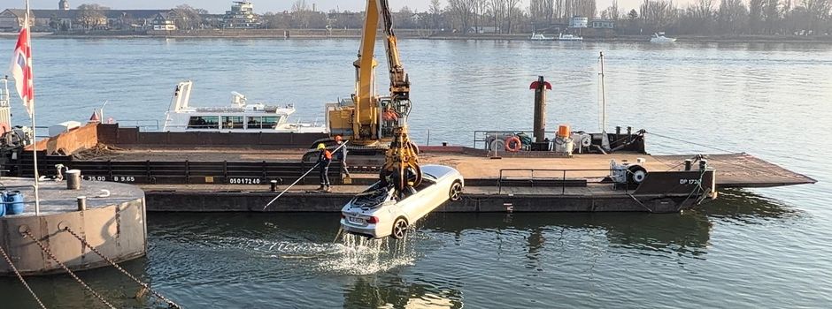 Auto aus dem Rhein in Mainz gezogen