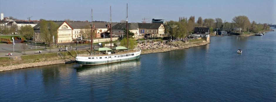 Einbruch in Ex-Restaurantschiff in Wiesbaden