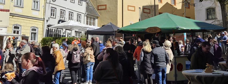 Sonniger „Früh im Jahr Markt“ lockte hunderte Besucher in die Hachenburger Innenstadt