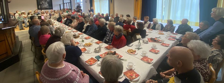 Fröhliche Menschen und viel Musik