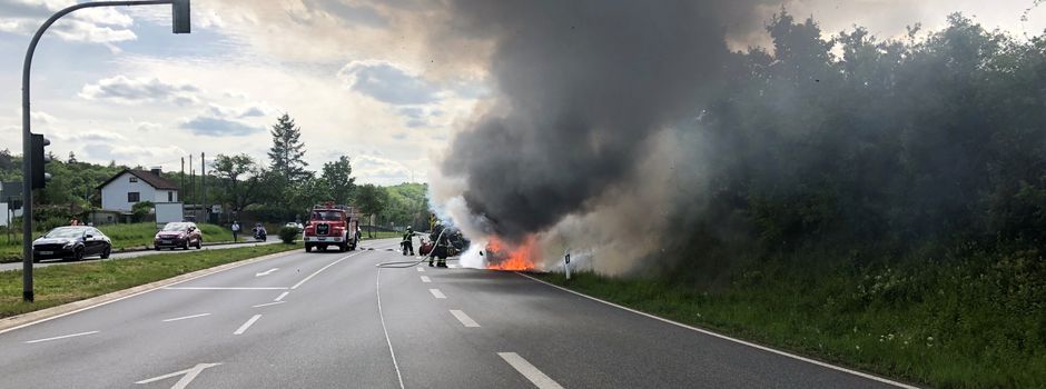 Auto brennt komplett aus
