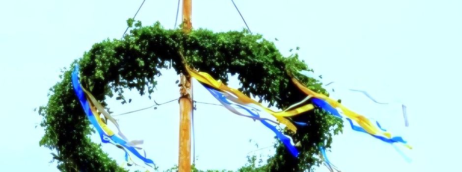 Gemeinsam den Mai begrüßen beim Maibaumaufstellen mit dem MGV Liederkranz