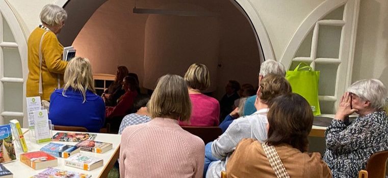 kfd St. Christina lädt zum Leseabend im Pfarrzentrum St. Christina