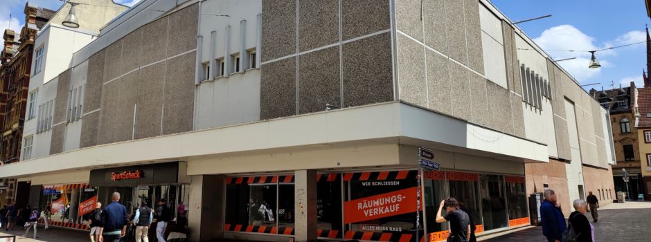 Ärger über Zustand vor ehemaligem Sport-Scheck in Wiesbaden