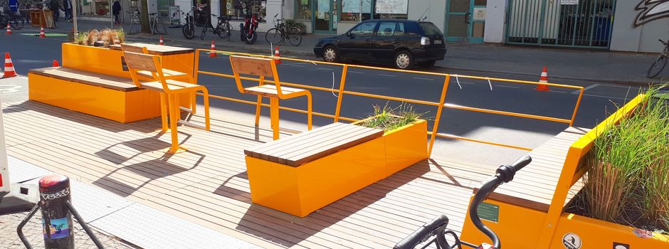 Wiesbaden erlaubt Außengastro auf Parkplätzen