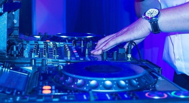 „Maske im Club – ein No-Go“: AugsburgerInnen über Cluböffnung