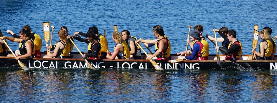 Amtsverwaltung Neverin beim Drachenboot-Cup in Friedland