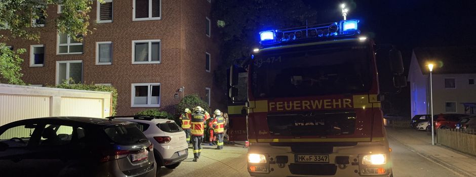 Kinderwagen brennt im Treppenhaus