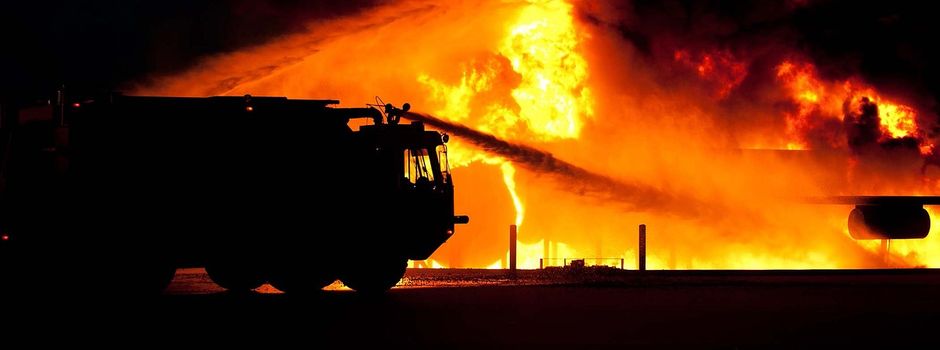 Update: Großbrand im Sportpark Empelde