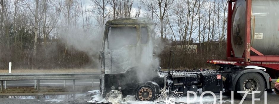 Lkw brennt auf A6 bei Frankenthal: Führerhaus ausgebrannt