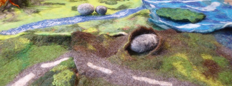 Spiellandschaft und weiche „Steine“