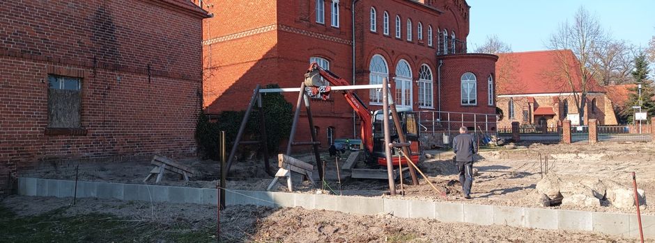 Sanierung des Spielplatzes in Legde 