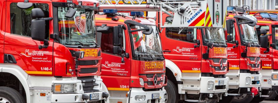 Auto brennt in Frankenthal komplett aus