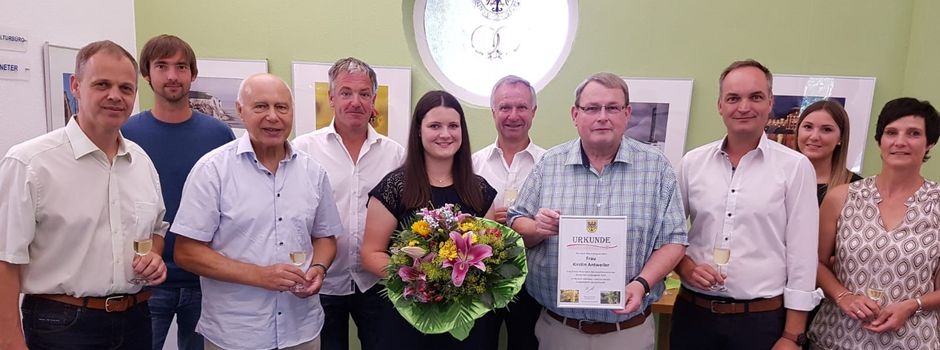 Kristin Antweiler als beste Jungwinzerin Deutschlands im Rathaus Nierstein ausgezeichnet