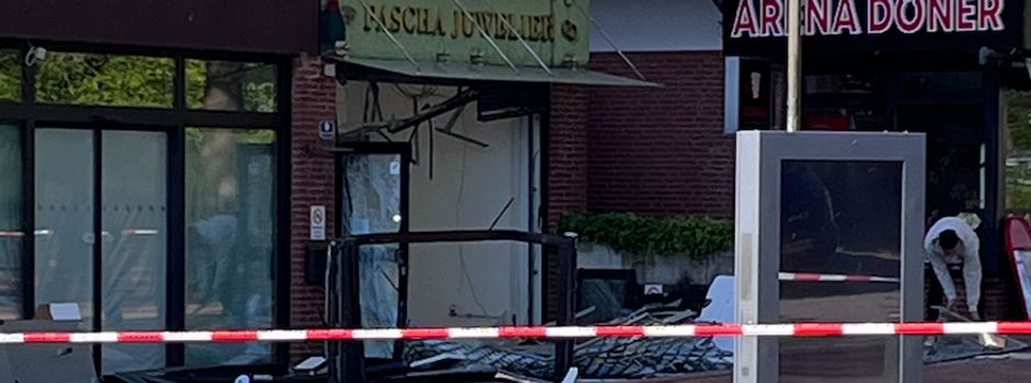 Täter zerstören Glasfront eines Juweliergeschäfts in Soltau