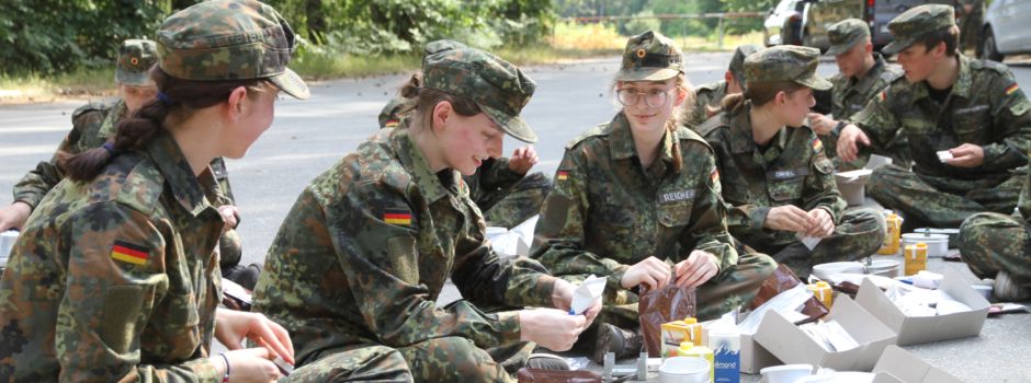 Raubkatzen, „Dackelgaragen“, Diensthunde und Drohnen