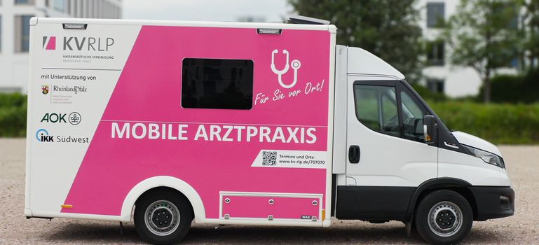 Nach MVZ-Insolvenz: Mobile Arztpraxis kommt in die Region Koblenz
