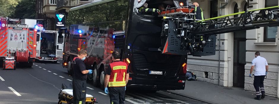Mann erleidet Herzstillstand – Wiesbadener Einsatzkräfte retten ihn