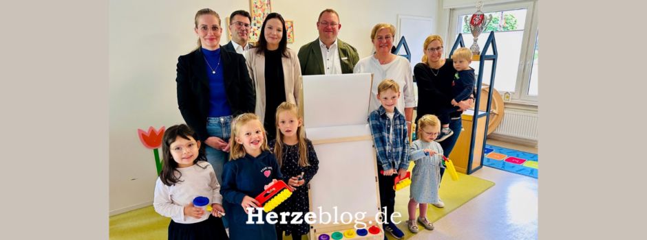 Kreissparkasse Halle-Wiedenbrück spendet ein mobiles Atelier für die Kinder der Kath. KITA St. Christina