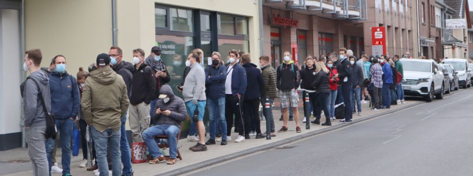 Hunderte Menschen kamen zur Impfaktion nach Rheidt