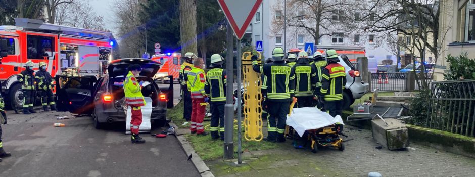 Unfallflucht: Frau schwer verletzt in Auto eingeklemmt zurückgelassen