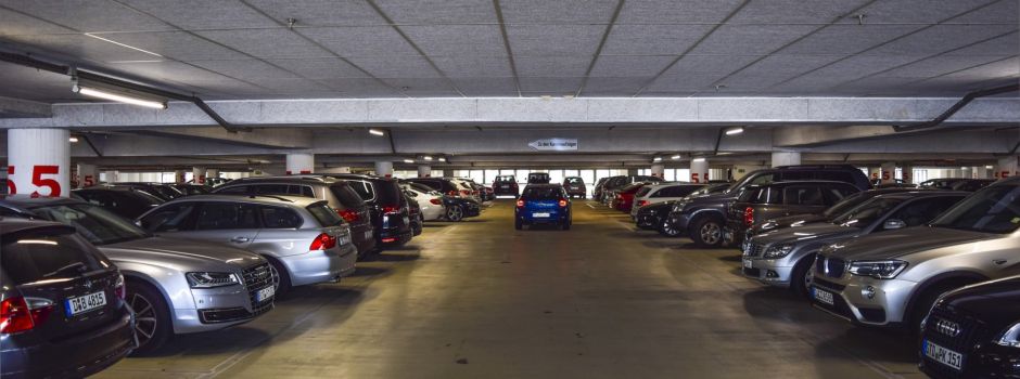 Fahrer rammt mehrere Autos in Mainzer Parkhaus: 110.000 Euro Schaden