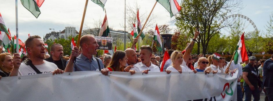 Massenprotest in Budapest gegen Orban