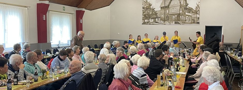 Ü-70-Feier in Hattert begeisterte mit Musik, Kaffee und Kuchen sowie guter Laune