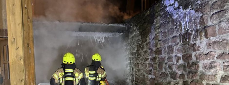 Flammen versperren Ausgang: Menschen in Wormser Wohnhaus gefangen