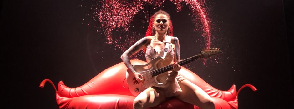 Undressed: Akrobatik und Erotik im GOP Bonn
