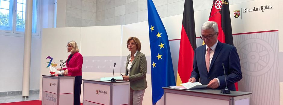 Innenminister Roger Lewentz gibt Rücktritt bekannt