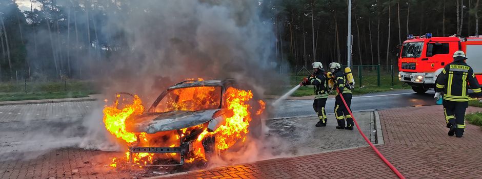 Pkw-Brand auf der Autobahn 7