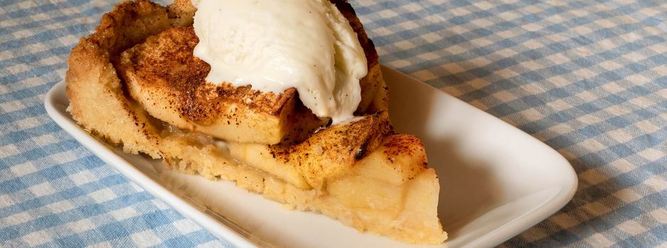 Kuchen-Dieb wirft Gullideckel in Fensterfront von Wiesbadener Café