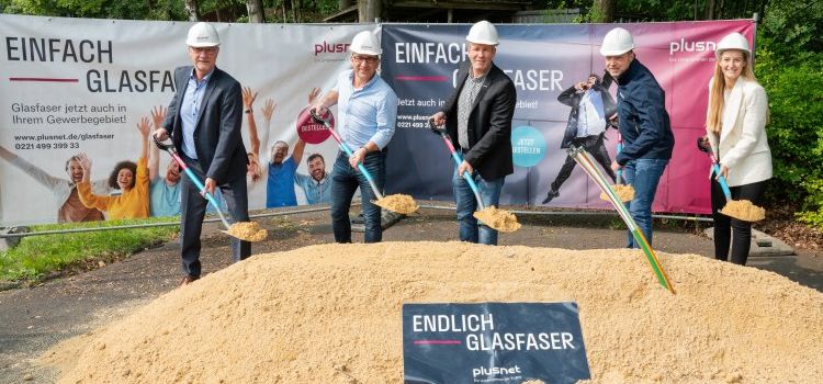 Spatenstich für den Glasfaserausbau