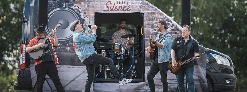 Band geht auf „Bustour“