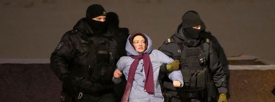 Hunderte Festnahmen bei Gedenken für Nawalny