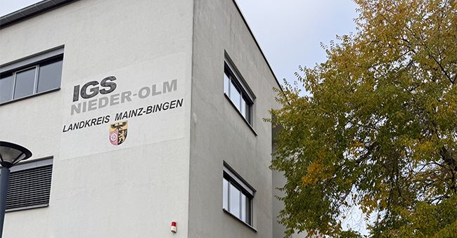 Klimafester Schulhof: IGS Nieder-Olm wird grün und schattig