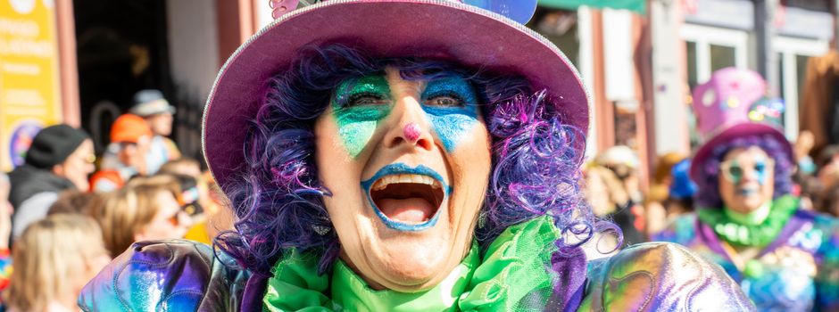 Weiberfastnacht bei Koblenz: Hier ziehen die Möhnen durch die Straßen