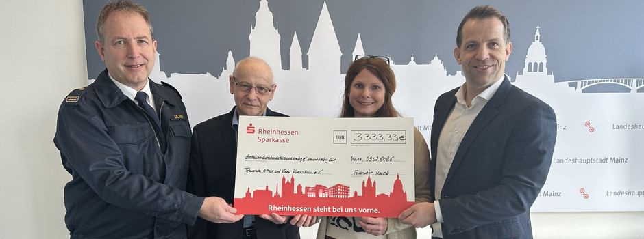 Mainzer Feuerwehr spendet an trauernde Familien