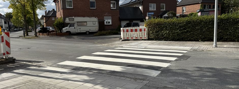 Zebrastreifen an der Uthofstraße: Ampelanlage demontiert