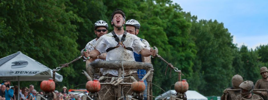 Spassiges Duell im Schlammloch - 19. Dexheimer HakoRennen am 14. Juli