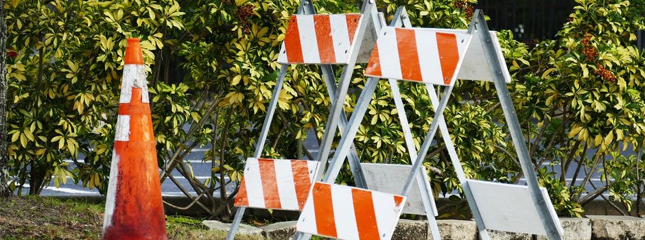 Bitte beachten: Sperrung wegen Gerüstarbeiten