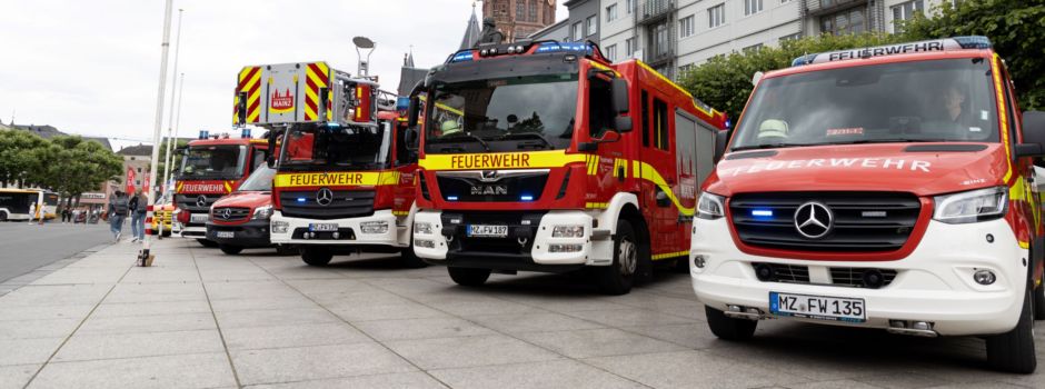 Für kranke Kinder: Blaulichtkorso von Wiesbaden nach Mainz