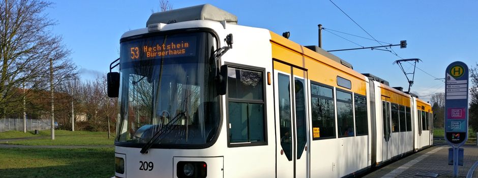 Unfall zwischen Straßenbahn und Auto