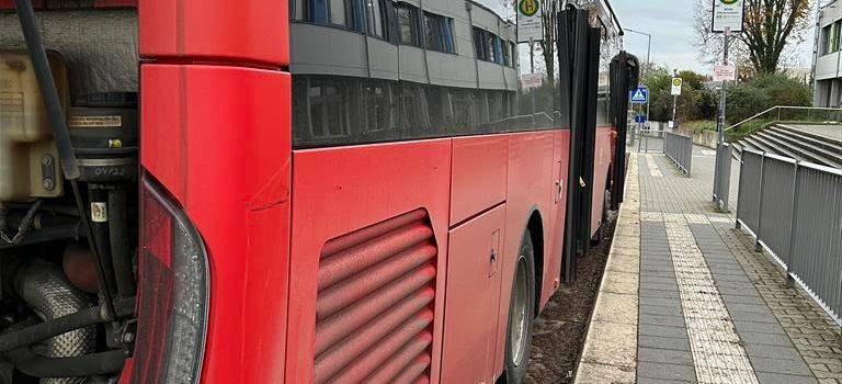 Polizei stoppt Schulbus in Alzey: Tür zu gefährlich für Kinder