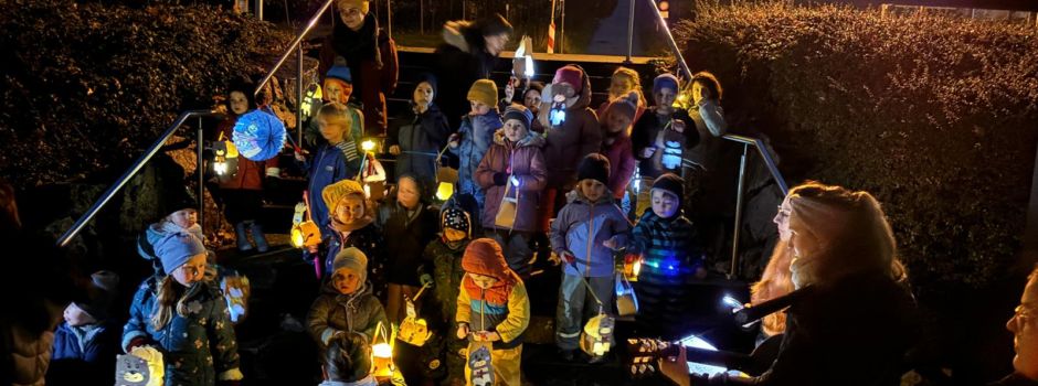 Laternenumzug in Pleisweiler-Oberhofen: Ein Abend mit Ottern, Giraffen und St. Martin