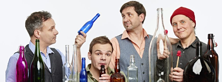 „Bitte ein Hit“: Flaschen-Musik-Comedy mit der Formation „GlasBlasSing“