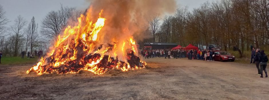Osterfeuer auf dem Heeseberg