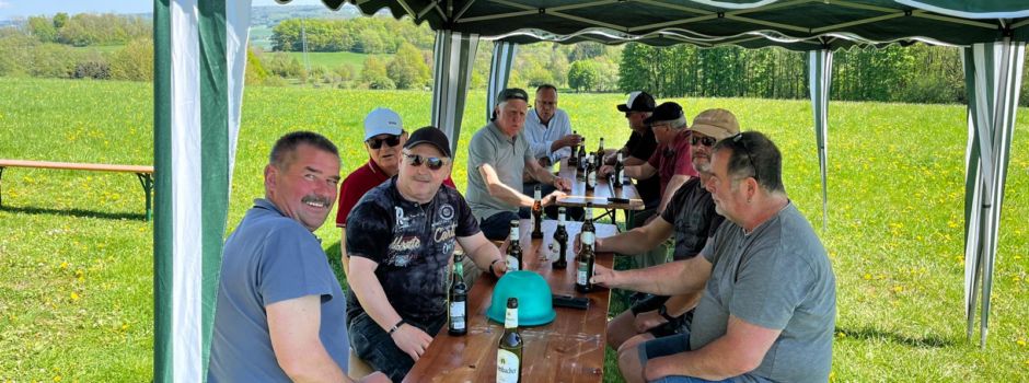 Dorfpaten feiern an der Schillsteinhütte