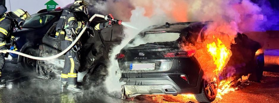 Autos brennen auf Wiesbadener Parkdeck – Kripo ermittelt